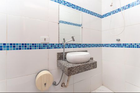 Casa à venda com 170m², 1 quarto e 6 vagas Casa à venda com 170m², 1 quarto e 6 vagasBanheiro Social