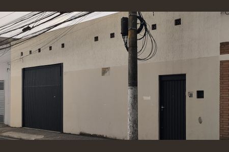 Casa à venda com 170m², 1 quarto e 6 vagas Casa à venda com 170m², 1 quarto e 6 vagasFachada