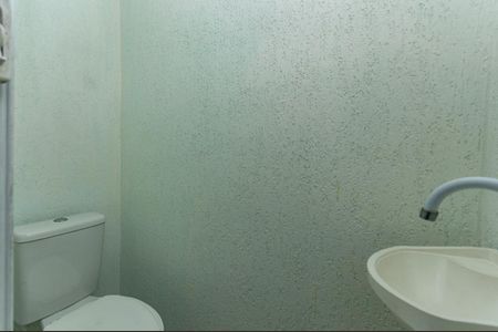 Casa à venda com 170m², 1 quarto e 6 vagas Casa à venda com 170m², 1 quarto e 6 vagasBanheiro de Serviço