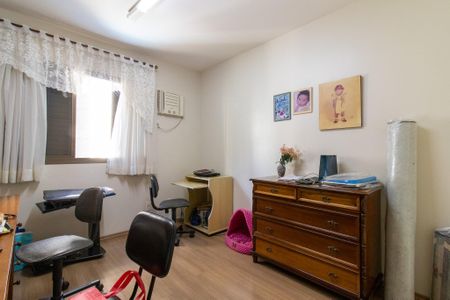 Apartamento à venda com 156m², 3 quartos e 2 vagasQuarto 2