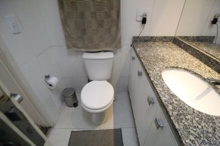 Apartamento à venda com 69m², 2 quartos e sem vagaBanheiro Social