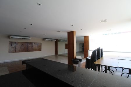 Apartamento à venda com 69m², 2 quartos e sem vagaÁrea comum - Salão de festas