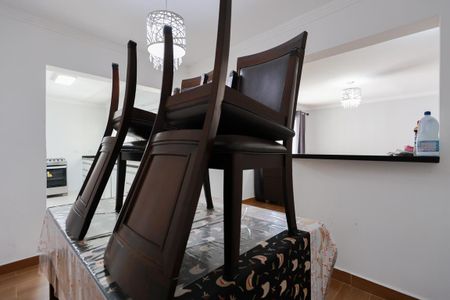 Casa à venda com 500m², 3 quartos e 4 vagas Casa à venda com 500m², 3 quartos e 4 vagasCasa 2 - Sala de jantar