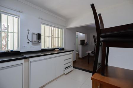 Casa à venda com 500m², 3 quartos e 4 vagas Casa à venda com 500m², 3 quartos e 4 vagasCasa 2 - Cozinha
