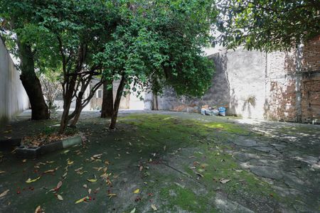 Casa à venda com 500m², 3 quartos e 4 vagas Casa à venda com 500m², 3 quartos e 4 vagasQuintal/Jardim