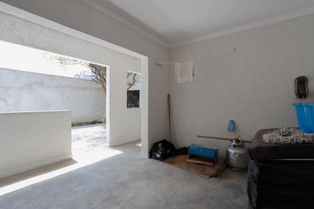 Casa à venda com 500m², 3 quartos e 4 vagas Casa à venda com 500m², 3 quartos e 4 vagasCasa 2 - Área de serviço