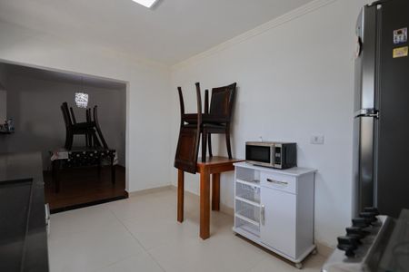 Casa à venda com 500m², 3 quartos e 4 vagas Casa à venda com 500m², 3 quartos e 4 vagasCasa 2 - Cozinha