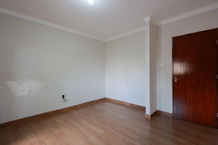 Casa à venda com 500m², 3 quartos e 4 vagas Casa à venda com 500m², 3 quartos e 4 vagasCasa 1 - Quarto 2