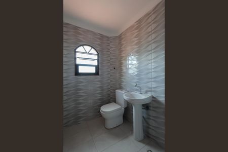 Casa à venda com 500m², 3 quartos e 4 vagas Casa à venda com 500m², 3 quartos e 4 vagasCasa 1 - Banheiro 2