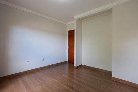 Casa à venda com 500m², 3 quartos e 4 vagas Casa à venda com 500m², 3 quartos e 4 vagasCasa 1 - Quarto 1
