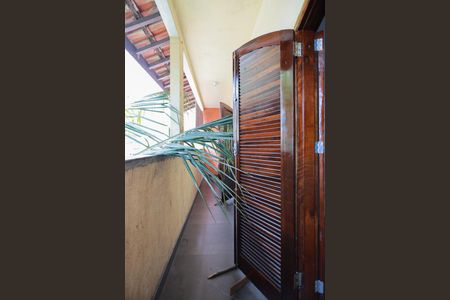 Casa à venda com 500m², 3 quartos e 4 vagas Casa à venda com 500m², 3 quartos e 4 vagasCasa 1 - Varanda dos quartos 1 e 2