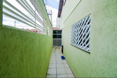 Casa à venda com 180m², 3 quartos e 2 vagasCorredor Lateral