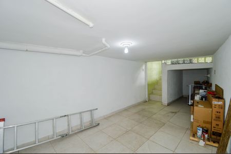 Casa à venda com 180m², 3 quartos e 2 vagasQuarto de Serviço