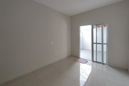 Casa à venda com 122m², 3 quartos e 2 vagas Casa à venda com 122m², 3 quartos e 2 vagasSala