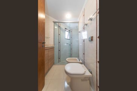 Apartamento à venda com 147m², 3 quartos e 2 vagas Apartamento à venda com 147m², 3 quartos e 2 vagasBanheiro da Suíte