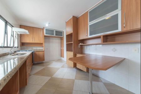 Apartamento à venda com 147m², 3 quartos e 2 vagas Apartamento à venda com 147m², 3 quartos e 2 vagasCozinha