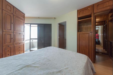 Apartamento à venda com 147m², 3 quartos e 2 vagas Apartamento à venda com 147m², 3 quartos e 2 vagasSuíte