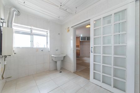 Apartamento à venda com 147m², 3 quartos e 2 vagas Apartamento à venda com 147m², 3 quartos e 2 vagasLavanderia