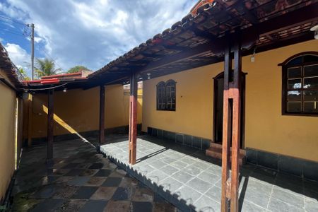 Casa à venda com 360m², 3 quartos e 2 vagas Casa à venda com 360m², 3 quartos e 2 vagasGaragem