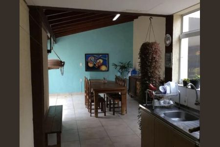 Casa à venda com 118m², 3 quartos e 4 vagasFoto 03