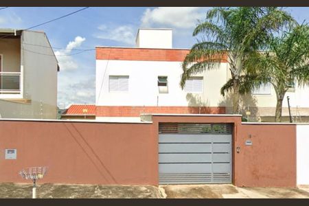 Casa à venda com 118m², 3 quartos e 4 vagas Casa à venda com 118m², 3 quartos e 4 vagasFoto 01