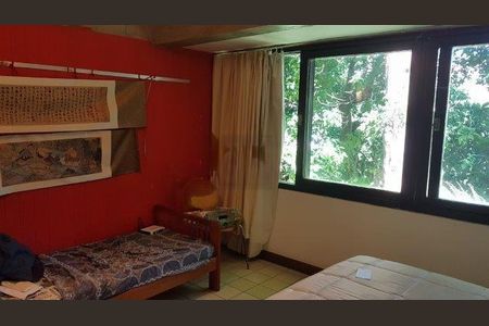 Casa de condomínio à venda com 582m², 4 quartos e 2 vagas