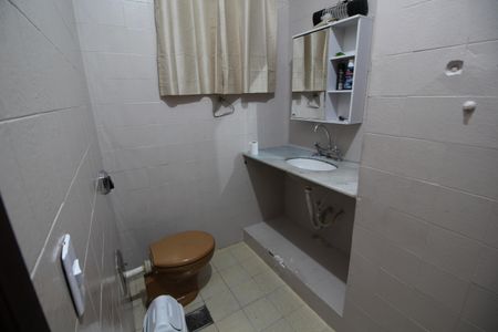 Casa à venda com 260m², 5 quartos e 3 vagasBanheiro Social