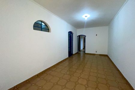 Casa à venda com 360m², 3 quartos e 3 vagas Casa à venda com 360m², 3 quartos e 3 vagasSala