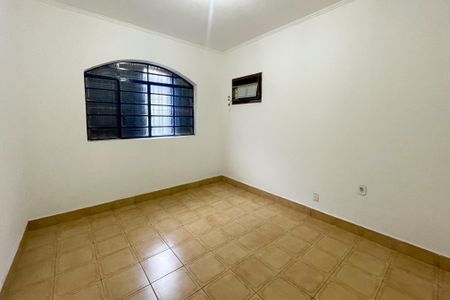 Casa à venda com 360m², 3 quartos e 3 vagas Casa à venda com 360m², 3 quartos e 3 vagasQuarto 3