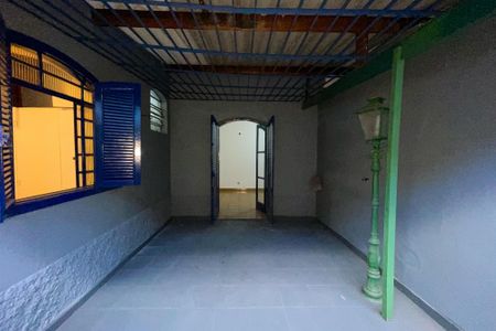 Casa à venda com 360m², 3 quartos e 3 vagas Casa à venda com 360m², 3 quartos e 3 vagasVaranda