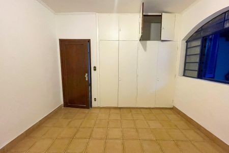 Casa à venda com 360m², 3 quartos e 3 vagas Casa à venda com 360m², 3 quartos e 3 vagasQuarto 1