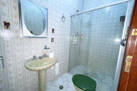 Casa à venda com 360m², 3 quartos e 3 vagas Casa à venda com 360m², 3 quartos e 3 vagasBanheiro 2