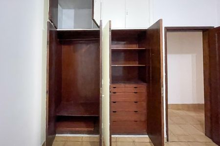 Casa à venda com 360m², 3 quartos e 3 vagas Casa à venda com 360m², 3 quartos e 3 vagasQuarto 3