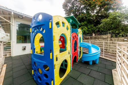Apartamento à venda com 108m², 3 quartos e 2 vagasÁrea comum - Playground