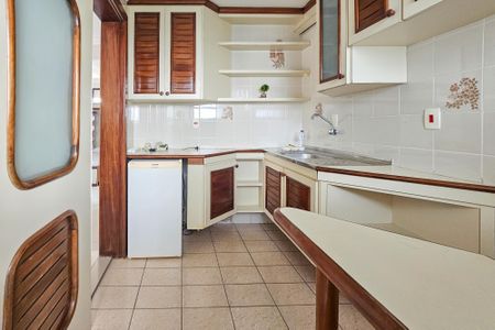 Apartamento para alugar com 165m², 3 quartos e 3 vagas Apartamento para alugar com 165m², 3 quartos e 3 vagasCozinha