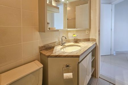 Apartamento para alugar com 165m², 3 quartos e 3 vagas Apartamento para alugar com 165m², 3 quartos e 3 vagasBanheiro 2