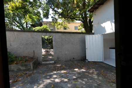 Casa à venda com 300m², 5 quartos e 5 vagas Casa à venda com 300m², 5 quartos e 5 vagasVista