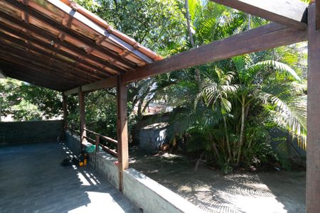 Casa à venda com 300m², 5 quartos e 5 vagas Casa à venda com 300m², 5 quartos e 5 vagasÁrea Externa