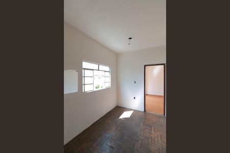 Casa à venda com 300m², 5 quartos e 5 vagas Casa à venda com 300m², 5 quartos e 5 vagasQuarto 1