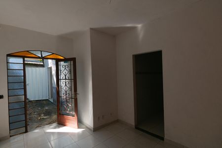 Casa à venda com 300m², 5 quartos e 5 vagas Casa à venda com 300m², 5 quartos e 5 vagasSala casa 2