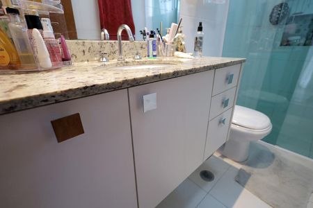 Apartamento à venda com 127m², 3 quartos e 3 vagasBanheiro da Suíte 2