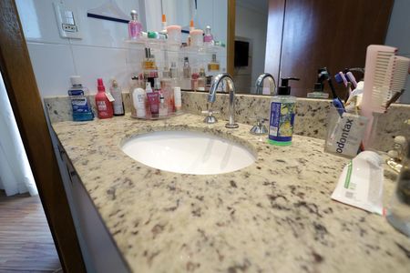 Apartamento à venda com 127m², 3 quartos e 3 vagasBanheiro da Suíte 2