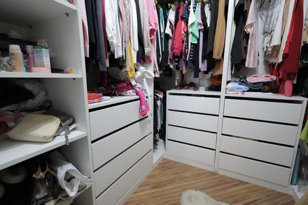 Apartamento à venda com 127m², 3 quartos e 3 vagasCloset Quarto Suíte 2