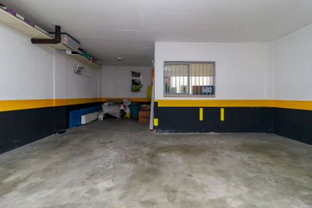 Casa de condomínio à venda com 447m², 4 quartos e 5 vagas Casa de condomínio à venda com 447m², 4 quartos e 5 vagasGaragem