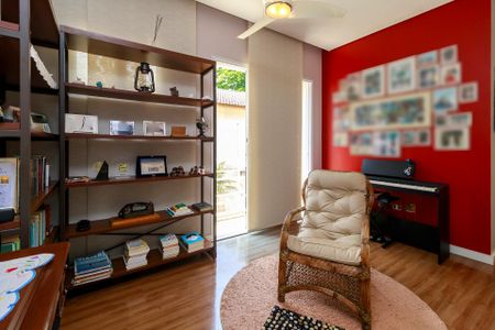 Casa de condomínio à venda com 447m², 4 quartos e 5 vagas Casa de condomínio à venda com 447m², 4 quartos e 5 vagasSala Privativa