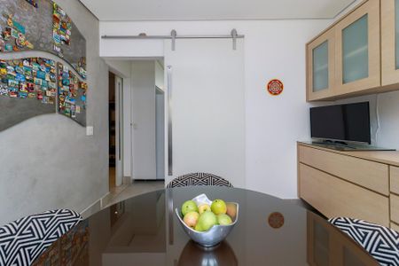 Casa de condomínio à venda com 447m², 4 quartos e 5 vagas Casa de condomínio à venda com 447m², 4 quartos e 5 vagasCozinha - Copa