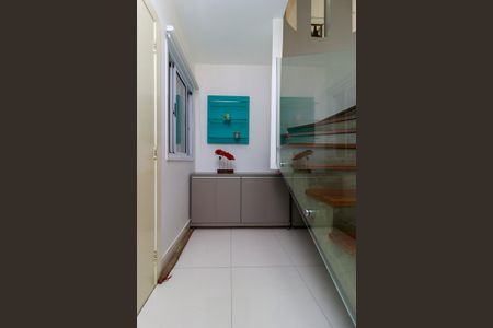 Casa de condomínio à venda com 447m², 4 quartos e 5 vagas Casa de condomínio à venda com 447m², 4 quartos e 5 vagasAcesso Garagem