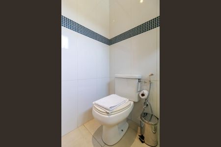 Casa de condomínio à venda com 447m², 4 quartos e 5 vagas Casa de condomínio à venda com 447m², 4 quartos e 5 vagasSuíte 3 - Banheiro