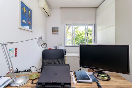 Casa de condomínio à venda com 447m², 4 quartos e 5 vagas Casa de condomínio à venda com 447m², 4 quartos e 5 vagasSuíte 2