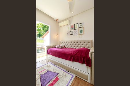 Casa de condomínio à venda com 447m², 4 quartos e 5 vagas Casa de condomínio à venda com 447m², 4 quartos e 5 vagasSuíte 3